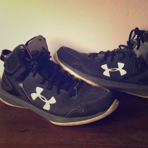 Under armor shoes size 8 1/2